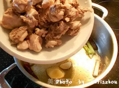 Make Three chickens in Zhejiang step 4