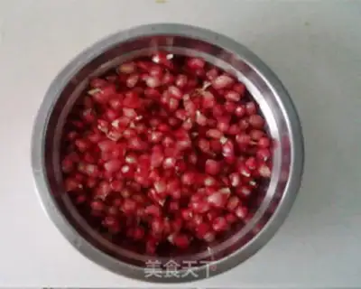 Make Pomegranate juice step 0