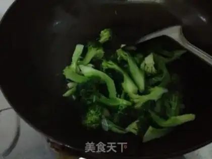 Make Garlic broccoli step 4