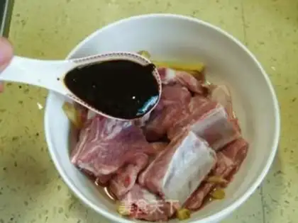 Make Soy sauce ribs step 2