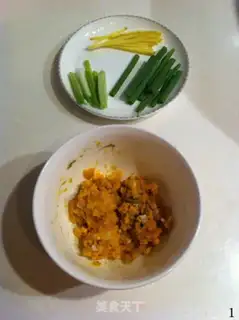 Make Scrambleded crabs step 0