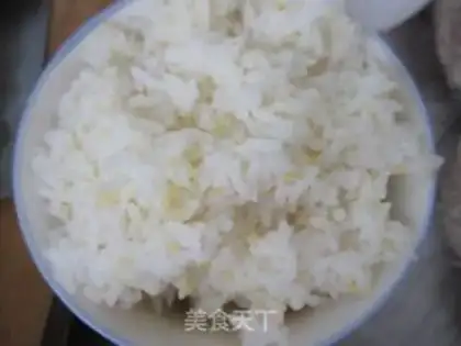 Make Yangzhou fried rice step 2