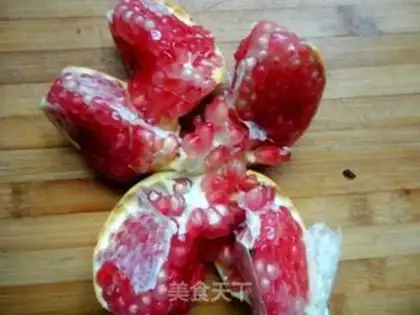 Make Fresh pomegranate juice step 2