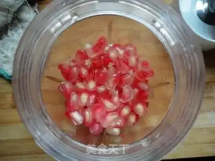 Make Fresh pomegranate juice step 3