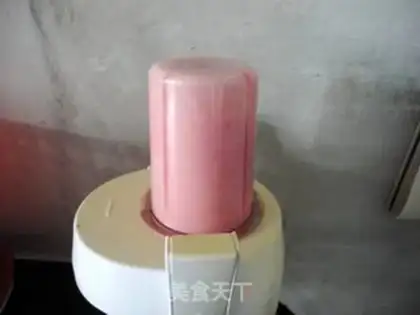 Make Fresh pomegranate juice step 4