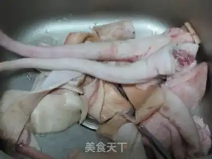 Make Pork tail stew step 0