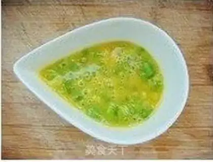 Make Onion omelet step 1