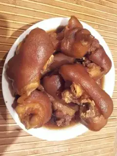 Make Yin makes pigs