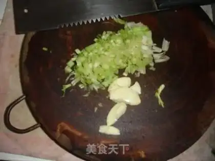 Make Spicy meat powder fans step 1