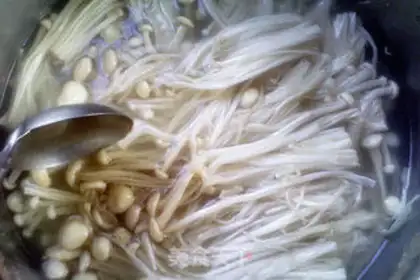 Make Golden pins and mushroom beef soup step 7