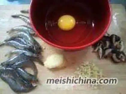 Make To the shrimp eggnog soup step 1