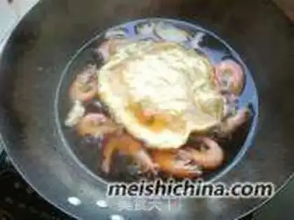 Make To the shrimp eggnog soup step 8