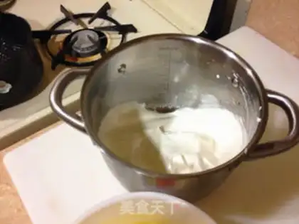 Make Heart-shaped strawberry snowcake step 6