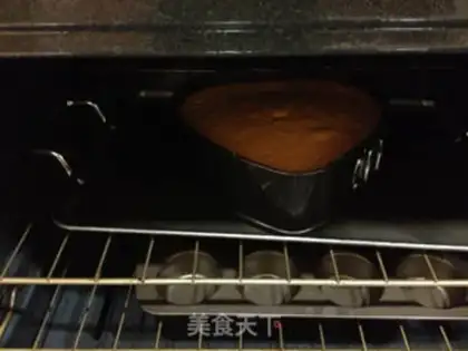 Make Heart-shaped strawberry snowcake step 8