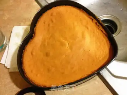 Make Heart-shaped strawberry snowcake step 9