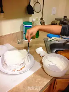 Make Heart-shaped strawberry snowcake step 10