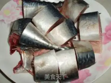 Make Tomato sardines step 1