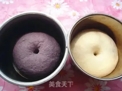 Make Double-coloured rice buns step 1