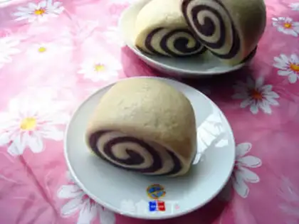 Make Double-coloured rice buns step 5