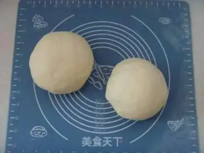 Make Double-colour tea toast step 5