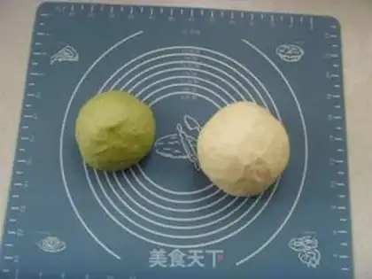 Make Double-colour tea toast step 6