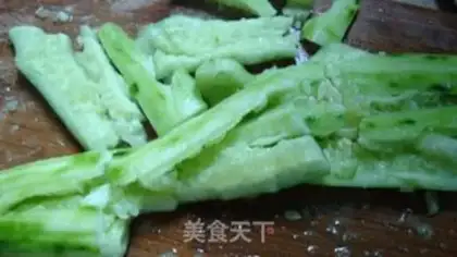 Make Garlic cucumber step 1