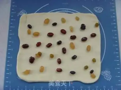 Make Double-colour tea toast step 7