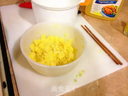 Make Simple golden egg fried rice step 1