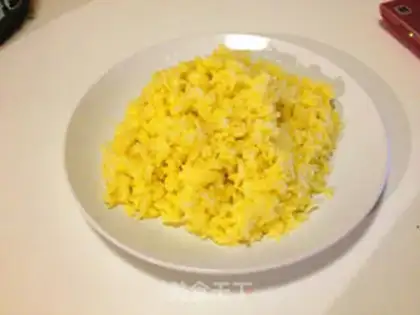 Make Simple golden egg fried rice step 2