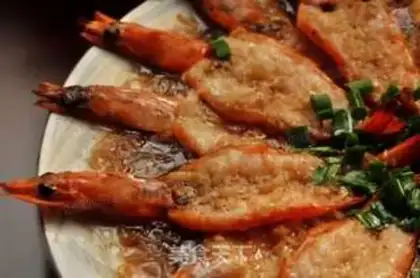 Make A garlic fan with a shrimp back step 11