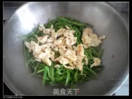 Make Pepper fried eggs step 9