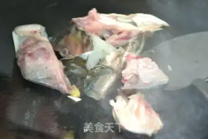 Make Fish head tofu soup step 2