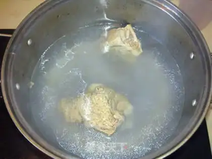 Make Curry beef soup step 1