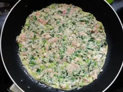 Make A golden roll of cuisine step 7
