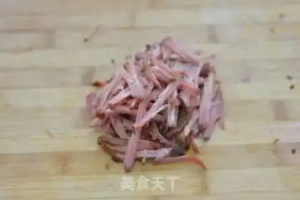 Make radish beef rolls step 1