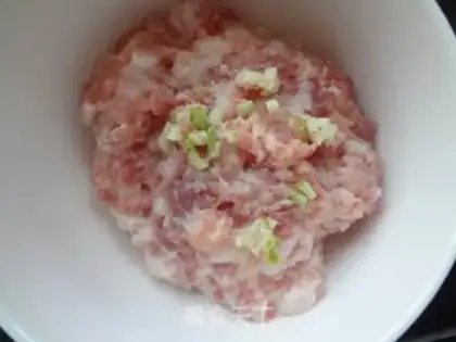 Make The rice meat round step 1