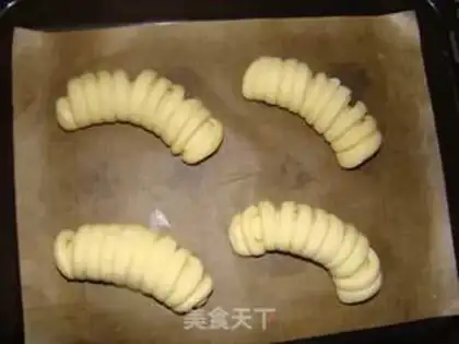 Make caterpillar bread step 7