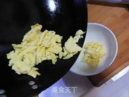 Make Pelican pepper fried eggs step 5