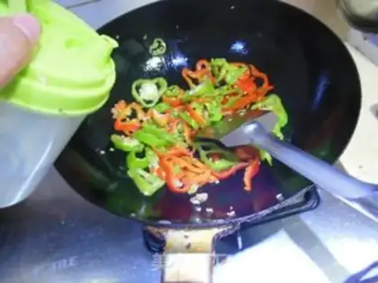 Make Pelican pepper fried eggs step 7