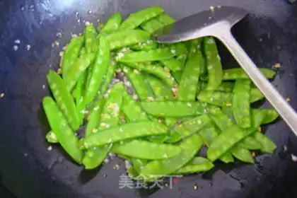 Make Garlic Dutch beans step 7