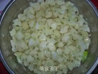 Make Tomato blossoms step 1