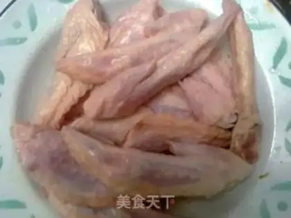 Make Seafood dry pot step 1