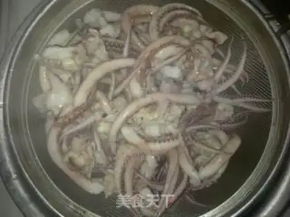 Make Seafood dry pot step 8