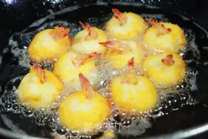 Make Potato mashed shrimp balls step 6