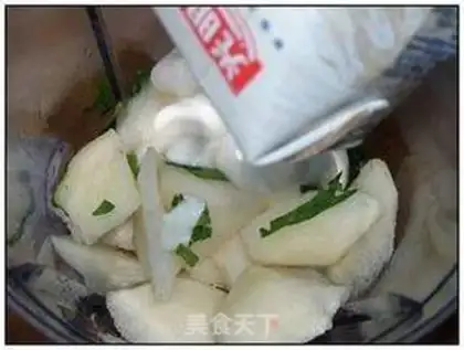 Make Celery soyapple shake step 4
