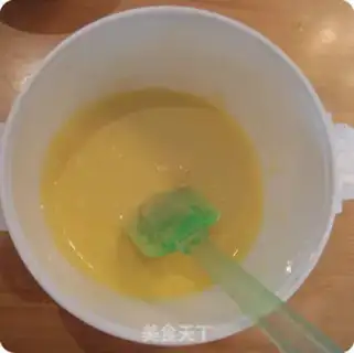 Make A flower birthday cake step 4