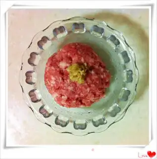 Make Onion soup and pork pie step 0