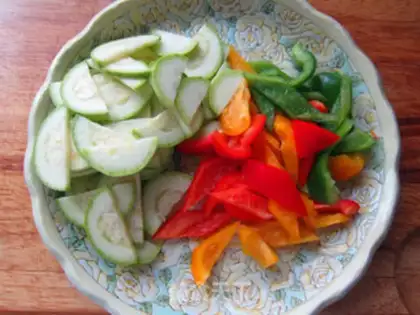 Make Korean sauce and vegetables step 1
