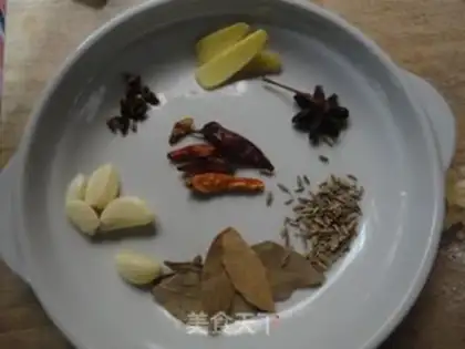Make Soy sauce, pig hoof step 1