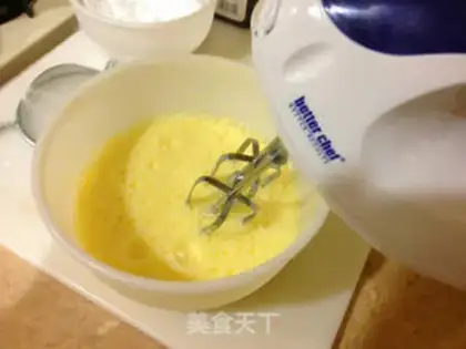 Make Heart-shaped strawberry snowcake step 2